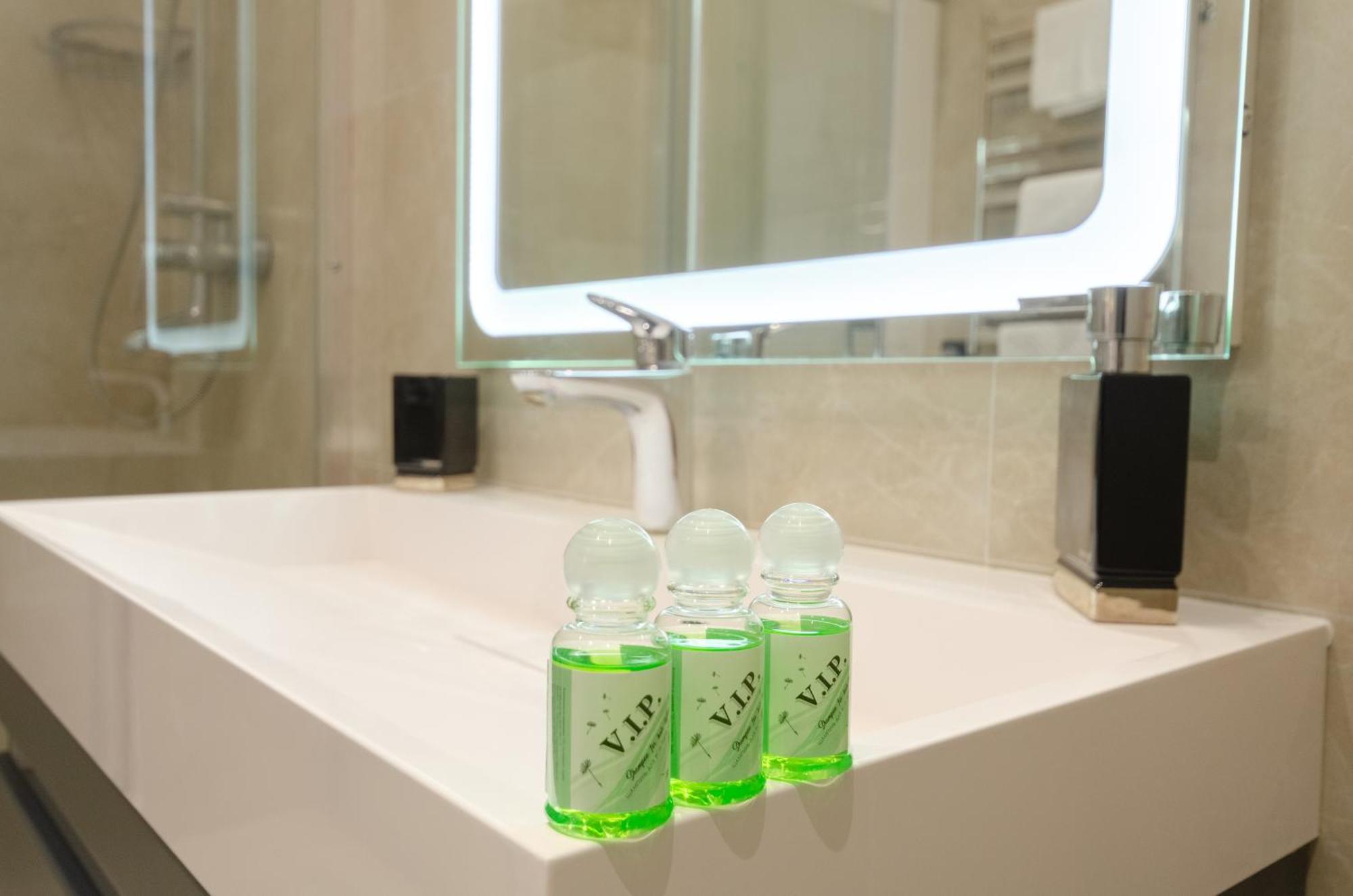 Petrovdom Apartments 267-373 In Rc Central Park, 7 John Mccain Street Киев Екстериор снимка