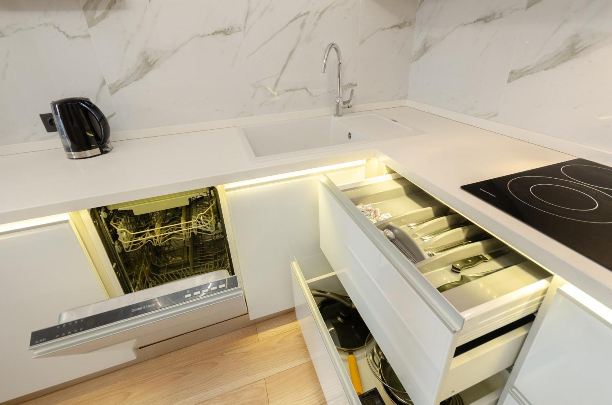 Petrovdom Apartments 267-373 In Rc Central Park, 7 John Mccain Street Киев Екстериор снимка