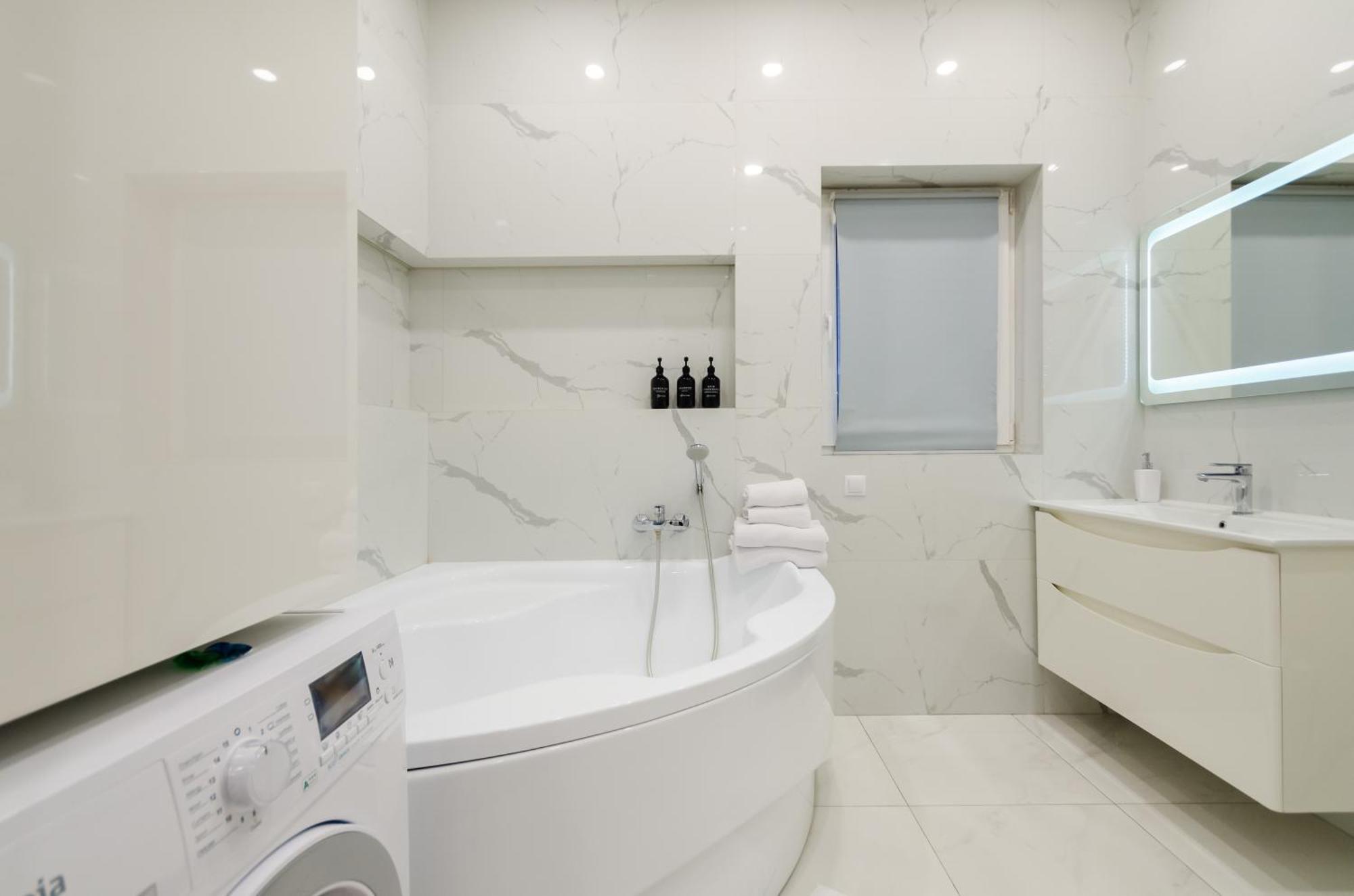 Petrovdom Apartments 267-373 In Rc Central Park, 7 John Mccain Street Киев Екстериор снимка